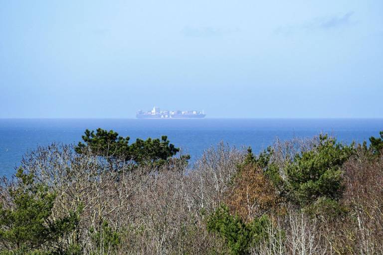 Exklusives Penthouse über dem Meer mit direkter Seesicht & elegantem Wohnstil — photo 4