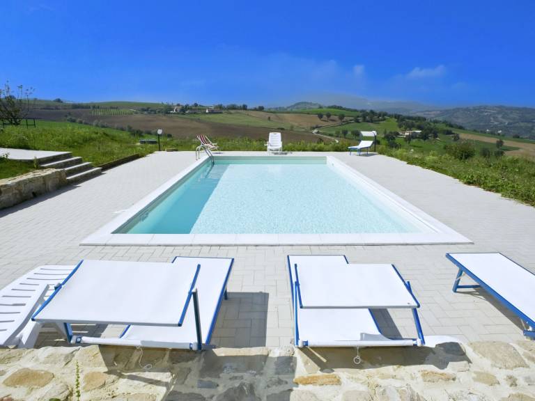 Wonderful vacation home with private pool & yard | Nature view | Pets are welcome — photo 2
