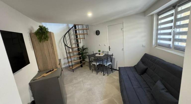 Holiday apartment with 1 room for 4 persons in Béthune