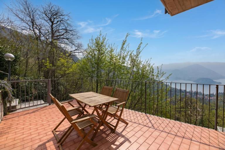 Rental apartment with patio, pool & garden | Water view — photo 3