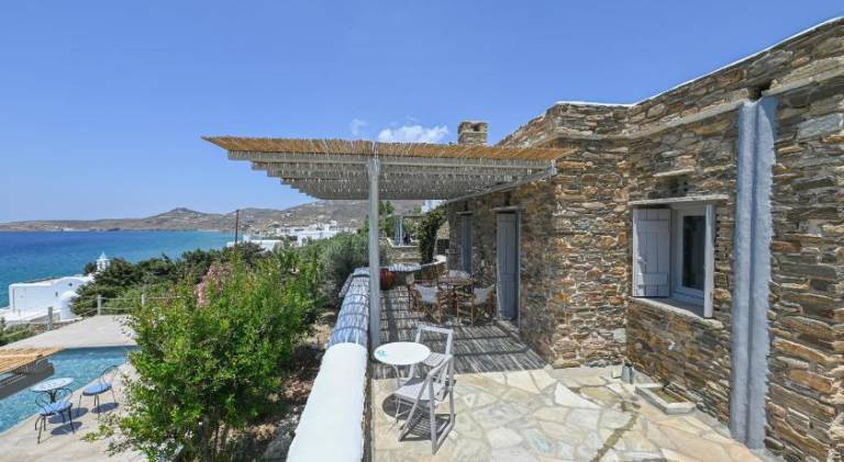 House with yard, patio & private pool — photo 3