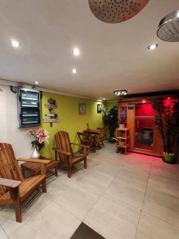 Chalet with garden, sauna & jacuzzi | Nature view — photo 2