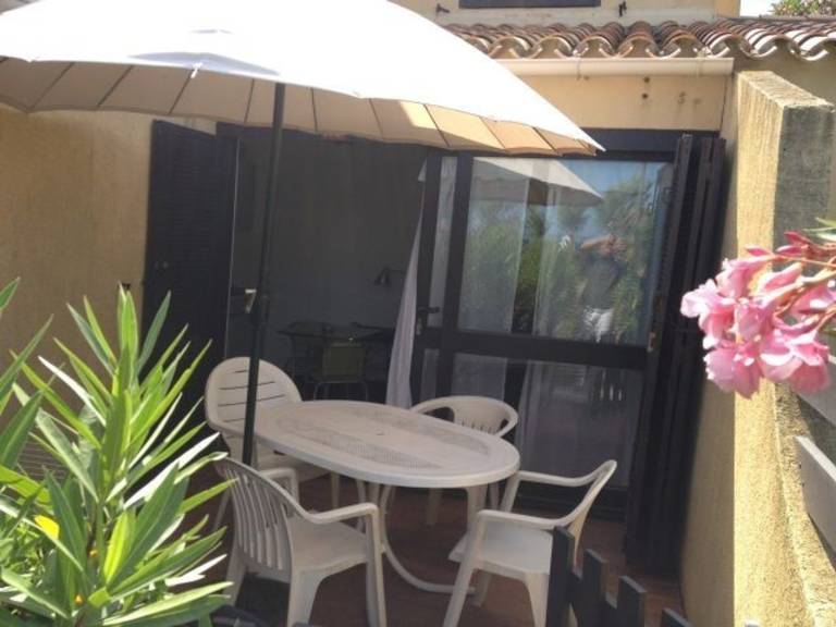 Villa with 1 room for 4 persons in Leucate