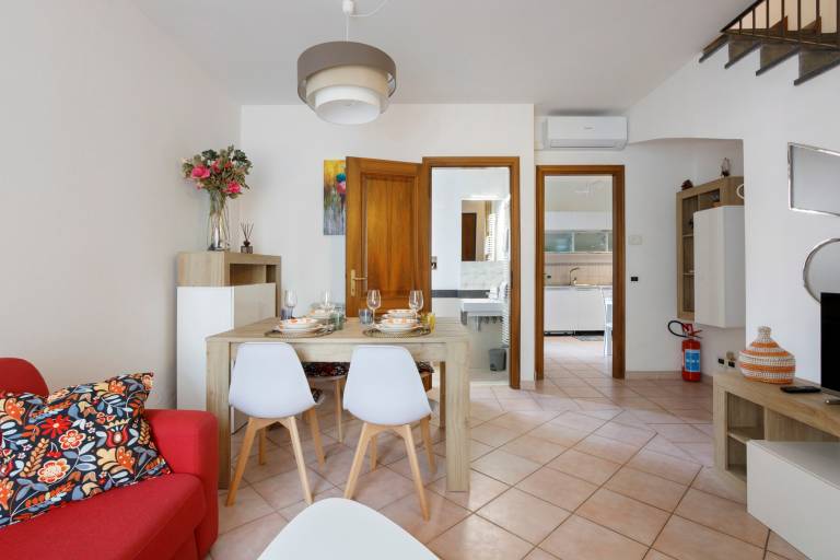 Holiday Home 'Villino Flora' with Wi-Fi and Air Conditioning in Viareggio