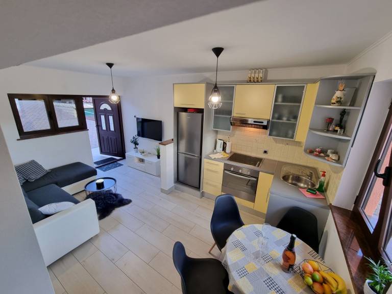 Rental apartment with terrace & BBQ in Crikvenica
