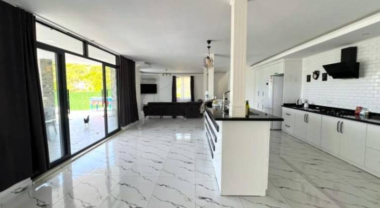 Fully equipped nice villa with terrace, garden & private pool | Pets are welcome — photo 4