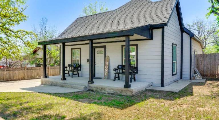 Vacation home | Suitable for remote work in Fort Worth, TX