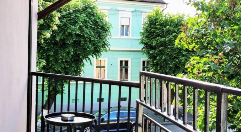 Rental apartment with patio | Pet-friendly — photo 4