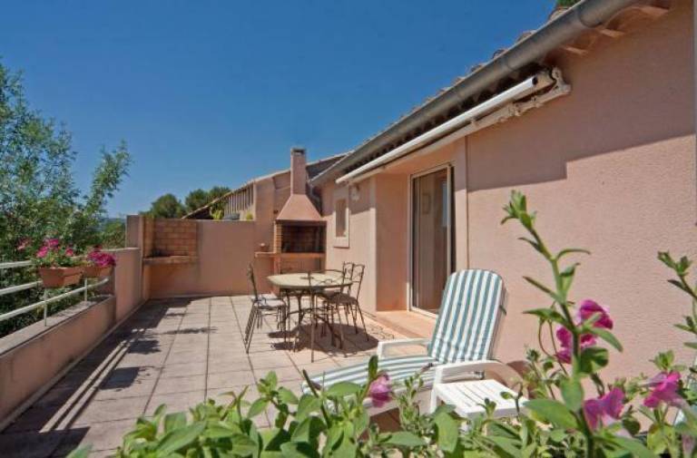 Gite with terrace & BBQ — photo 3