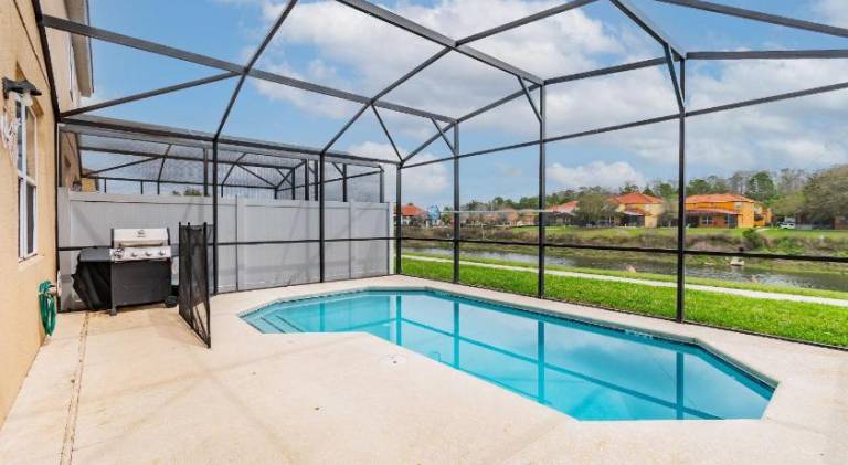 Villa with pool in Kissimmee, FL