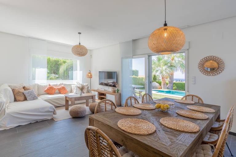 Fully equipped spacious villa with yard, patio & private pool | Mountain view | Pet-friendly — photo 5
