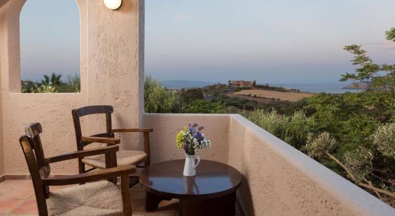 Pleasant villa with private pool, barbecue & patio | Suitable for remote work | Pets allowed — photo 2
