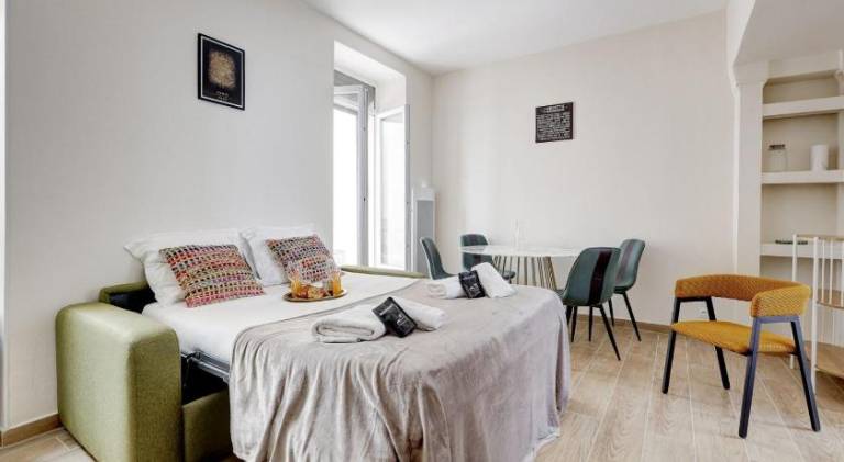 Rental apartment with terrace — photo 2