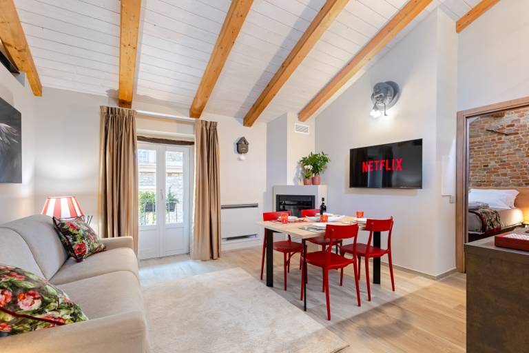 Rental apartment with 1 room for 4 persons in Neive