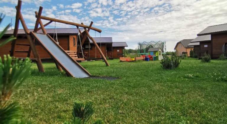 Lodge with patio & BBQ — photo 4