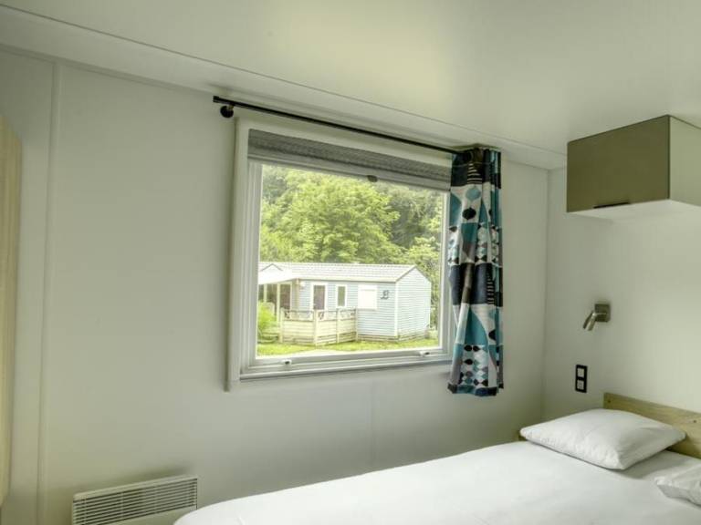 Mobile home with jacuzzi, grill & terrace — photo 5