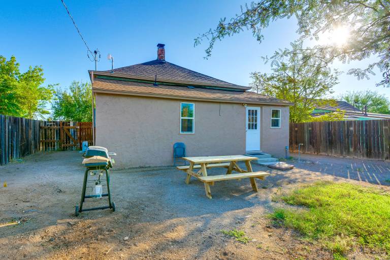 Walkable Location, Fenced Yard: Wickenburg Home! — photo 2