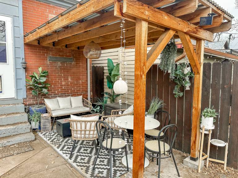 Family-friendly spacious house with yard | Dogs allowed in Denver, CO