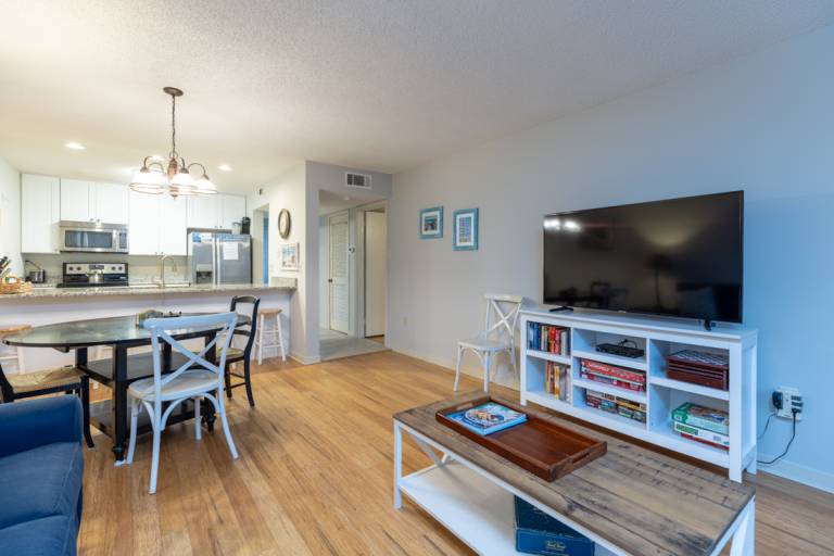 41 Moorings: 2 BR Pet Friendly Villa, Free Bikes, Free Beach Chairs, Beach — photo 4