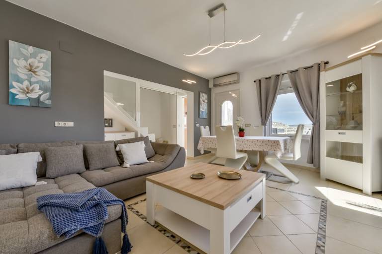 Fully equipped villa with private pool, terrace & yard | Pet-friendly — photo 5