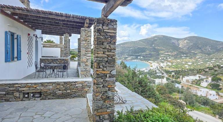 Holiday apartment with terrace in Sifnos