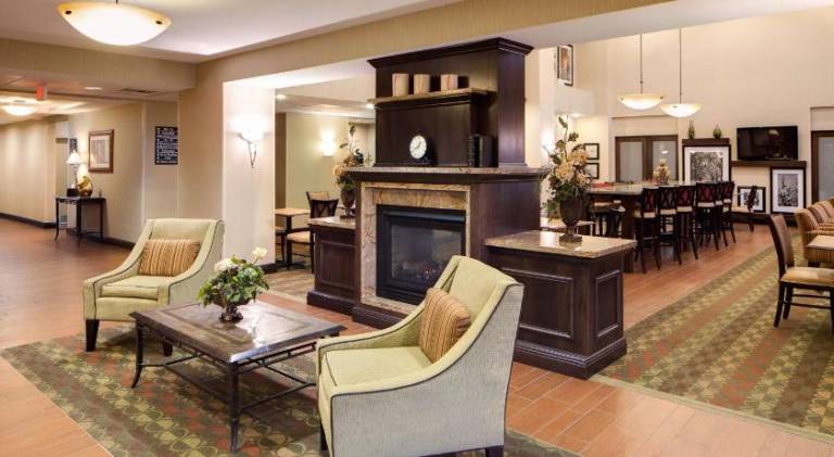 Hampton Inn & Suites Chicago/St. Charles — photo 2