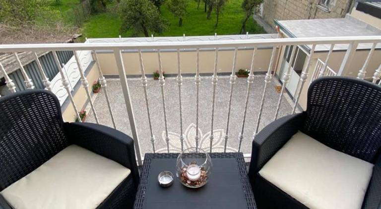 Rental apartment with terrace & garden — photo 4