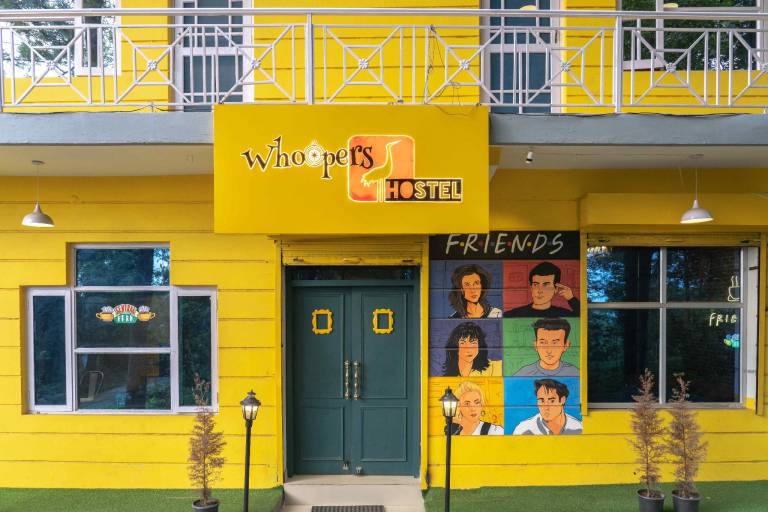 Whoopers Hostel Bir in Baijnath
