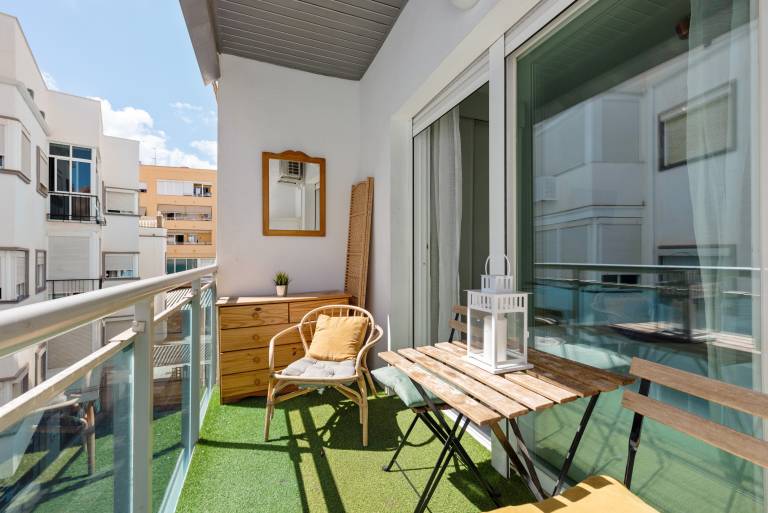 Apartment 'Plata Centro' with Private Terrace and Air Conditioning in Torremolinos