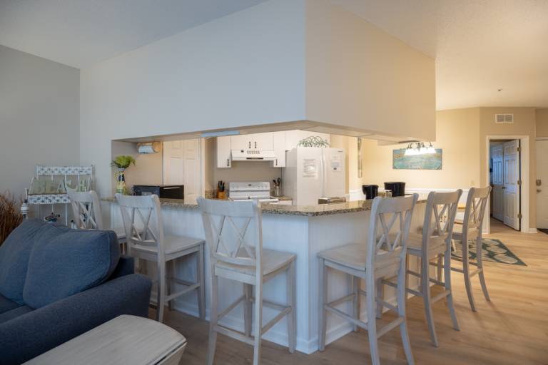 40 Ocean Breeze: Beautiful Updated Pet Friendly, Free Bikes, Tennis & Pool — photo 5