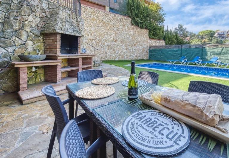 Villa with garden, barbeque & terrace | Garden view — photo 3