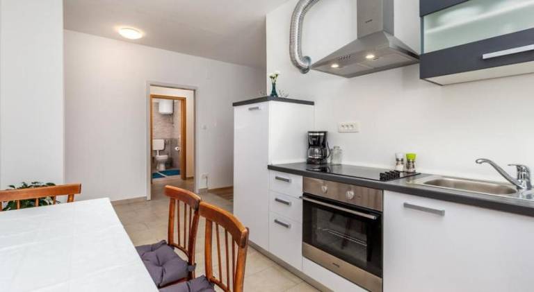 Holiday apartment with 2 rooms for 4 persons — photo 4