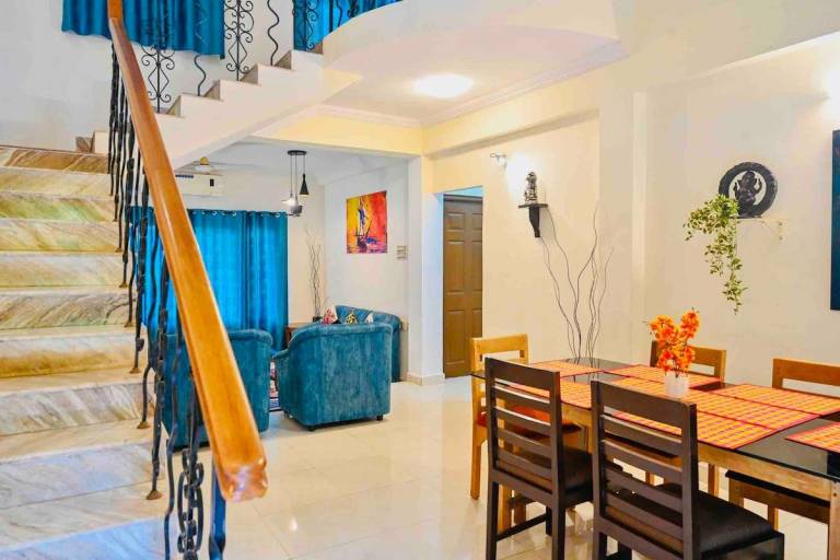 Villa with yard & pool | Water view | Next to the beach | Pets are welcome — photo 4
