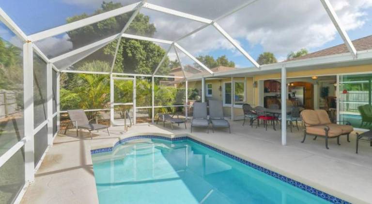 House with pool | Pet-friendly in Sarasota, FL