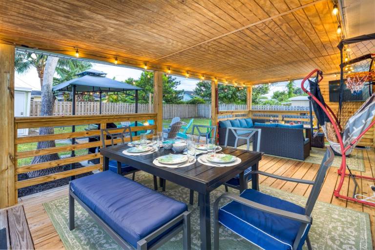 Vacation home with BBQ & terrace — photo 3