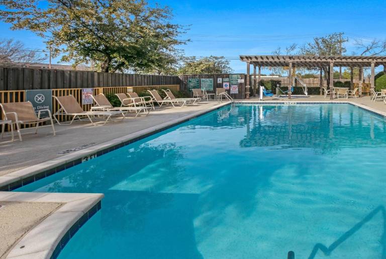 La Quinta Inn & Suites by Wyndham DFW Airport South / Irving — photo 3
