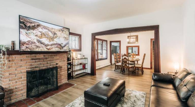Ample house | Pets allowed in Minneapolis, MN