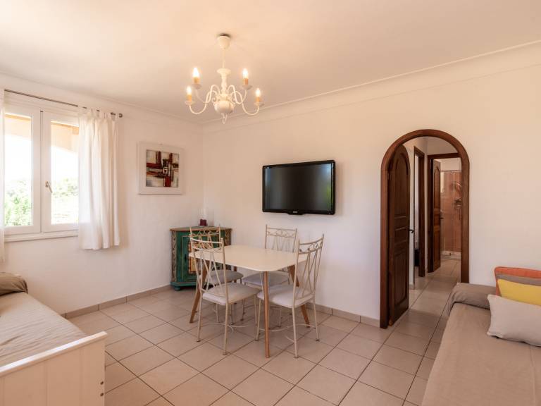 Apartment with grill, pool & garden | Sea view — photo 5