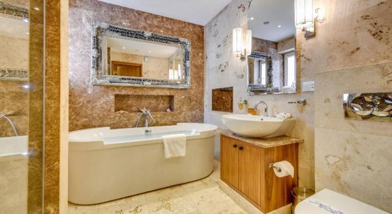 Serviced apartment with sauna, pool & BBQ | Beach nearby | Pets allowed — photo 2