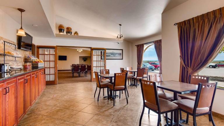 Best Western West Hills Inn — photo 4
