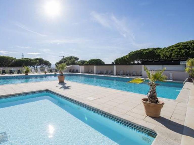 Family-oriented nice vacation home with pool & terrace | Dogs allowed — photo 3