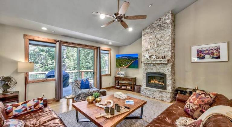 Vacation home with jacuzzi — photo 2