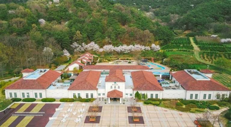 Damyang Spa and Tourist Hotel