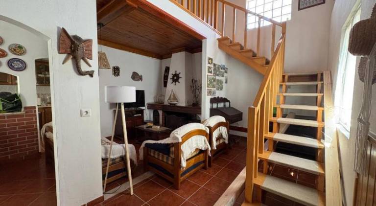House with terrace & BBQ in Leiria