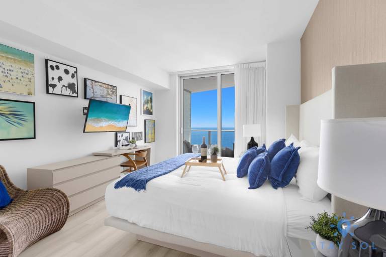 Insane Ocean View Balcony - Beachfront Condo Pool — photo 3