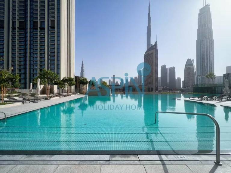 Vacation home with pool, yard & hot tub | Near Burj Khalifa — photo 2