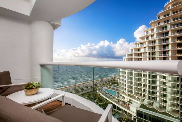 Resort  Central Beach