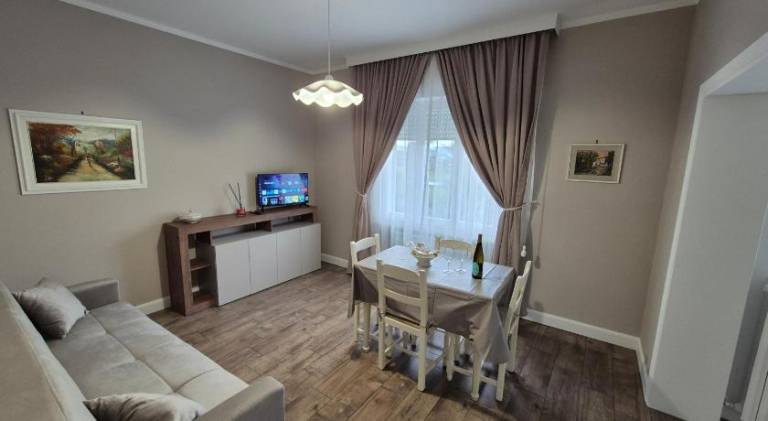 Rental apartment with 1 room for 4 persons in Assisi