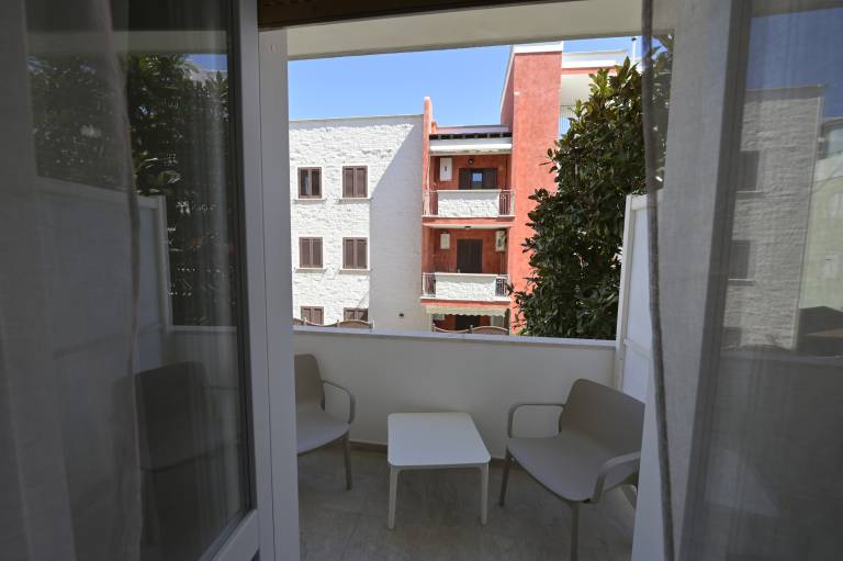 Double Room 1 with Wi-Fi and Air Conditioning — photo 5