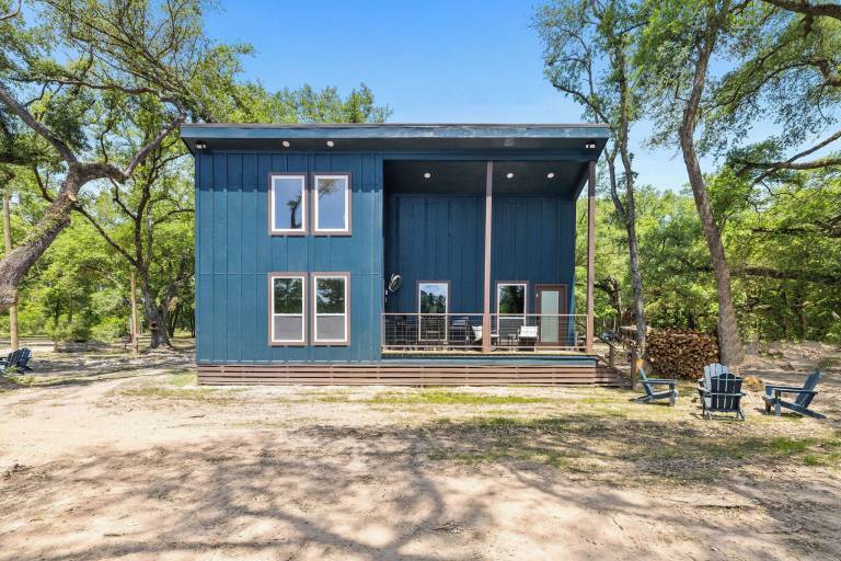 Cabin  Hammond
